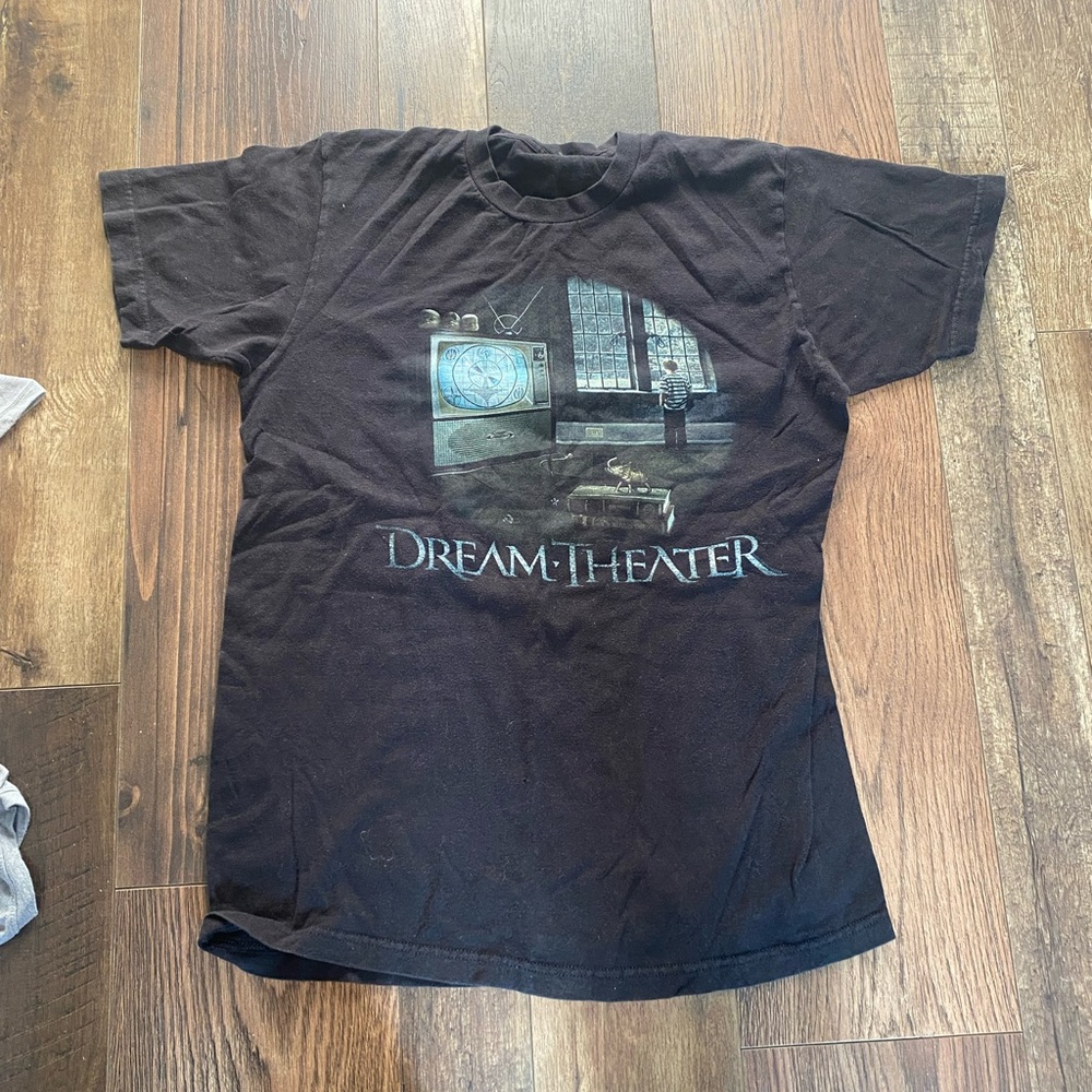 black vintage tee